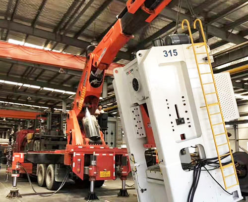 黎川县附近随车吊出租，轻松解决运输难题