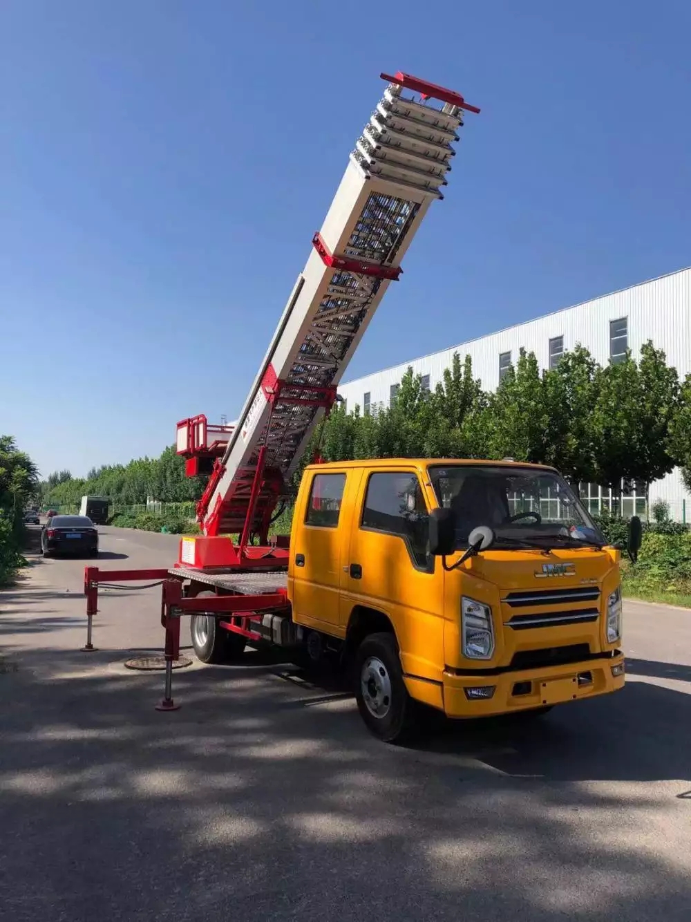 黎川县附近的云梯车出租服务：轻松解决高空作业需求