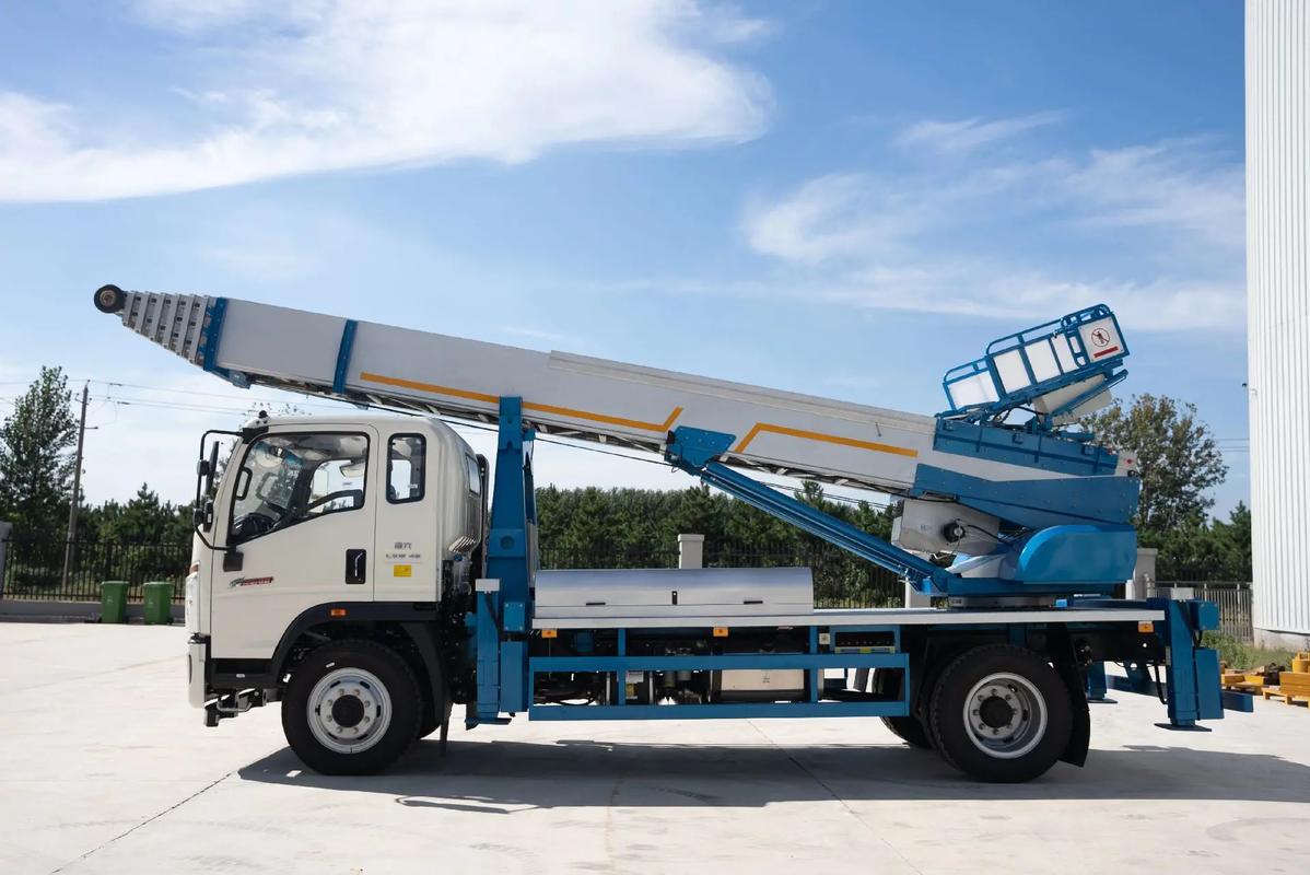 黎川县云梯上料车租赁费用