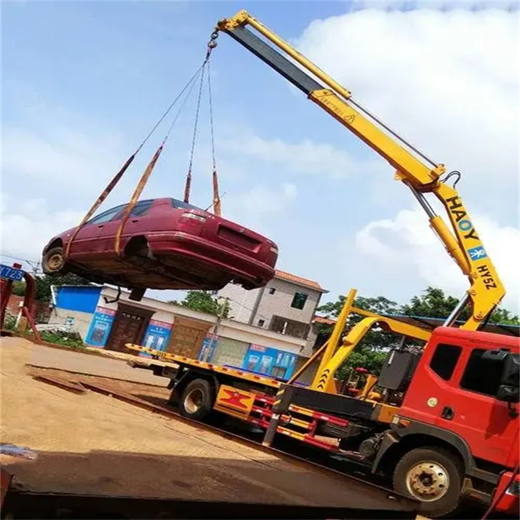 黎川县吊车吊汽车的正确方法